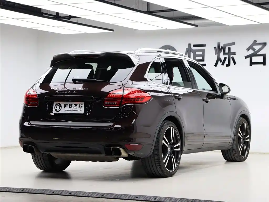 Porsche Cayenne 2014 Cayenne Platinum Edition 3.0T фото 31