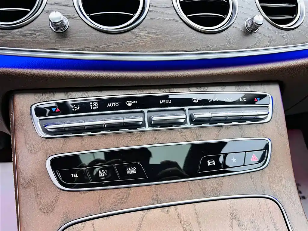 Mercedes-Benz E-Class 2021 E 300 L Fashion фото 14