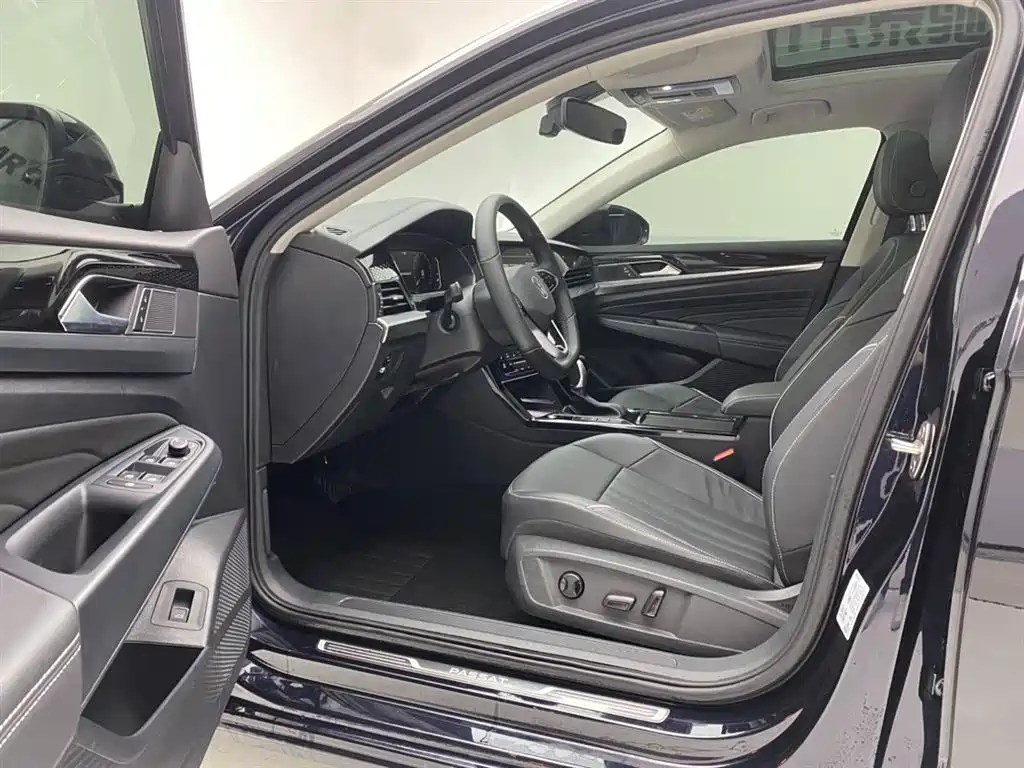 Volkswagen Passat 2023 Facelift 330TSI Starlight Elite Edition фото 17