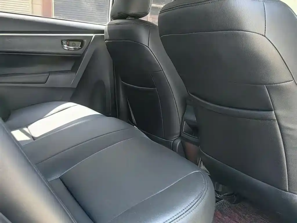 Toyota Corolla Twin Engine E+ 2019 1.8L E-CVT Leading Edition фото 17