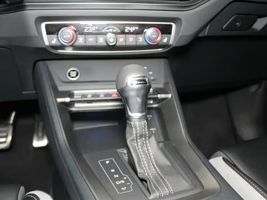 Audi Q3 2024 40 TFSI Fashion Sport фото 13