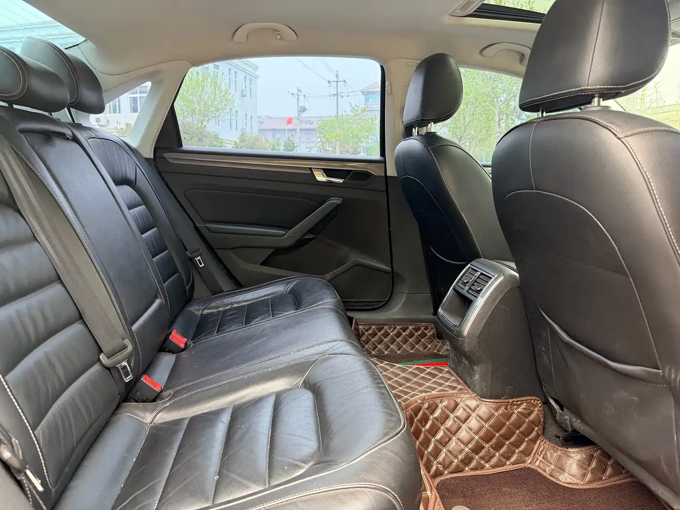 Volkswagen Passat 2015 1.8TSI Automatic Prestige Edition фото 7