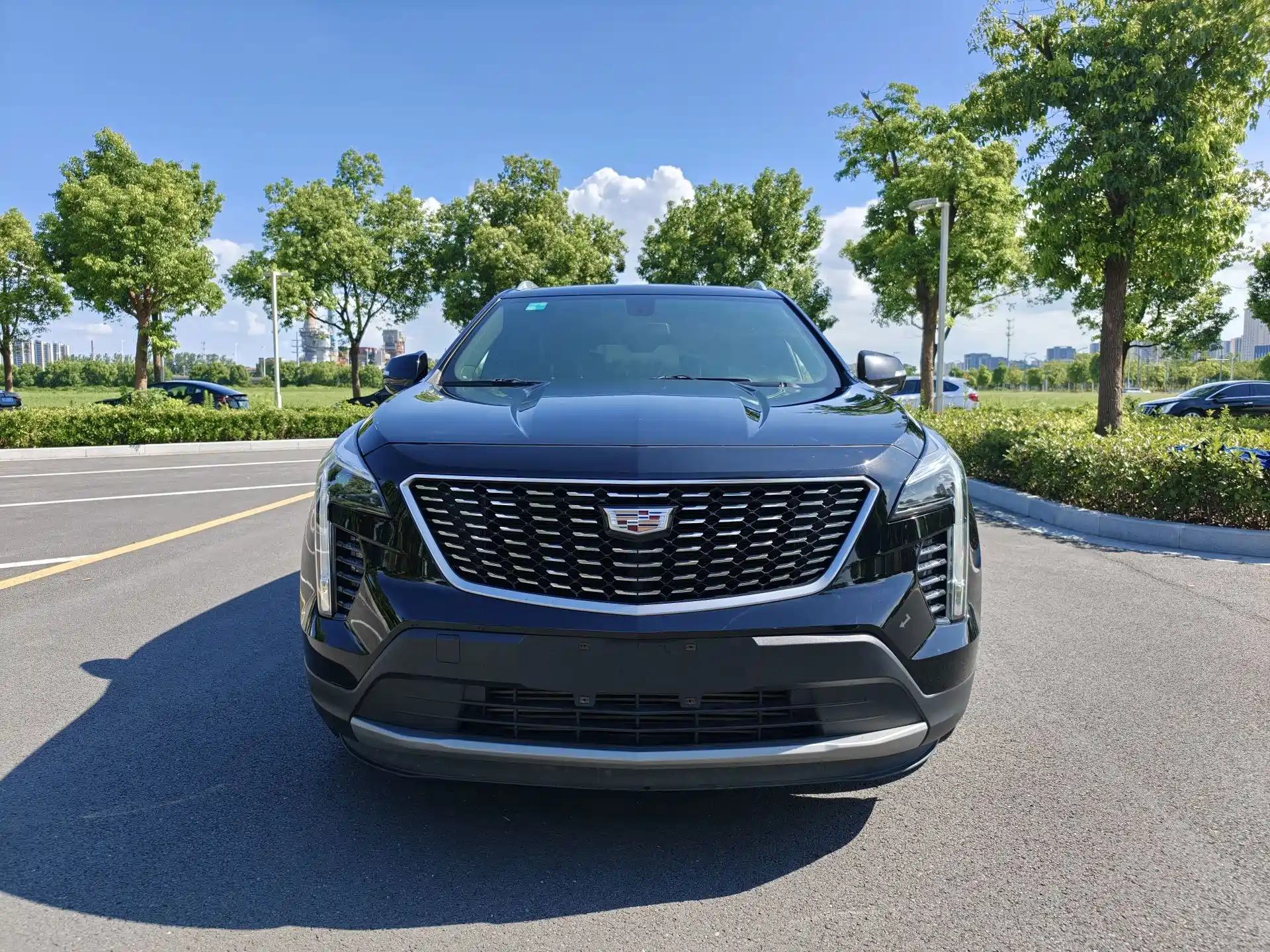 Photo 3 - Cadillac XT4