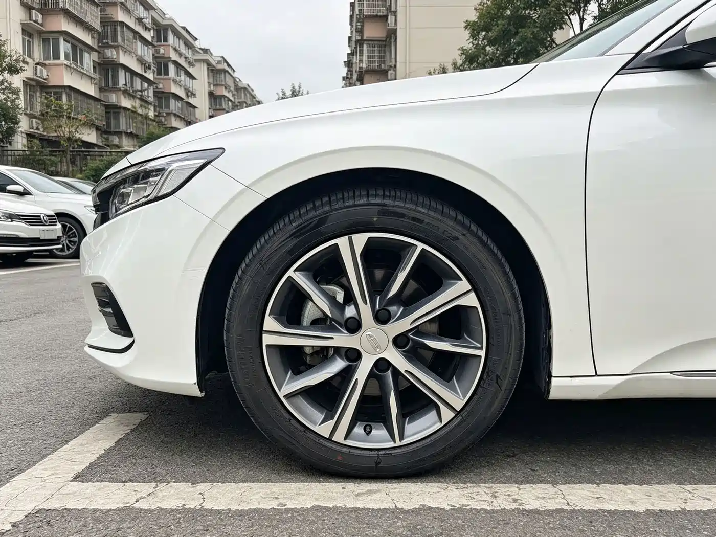 Photo 8 - Geely Emgrand