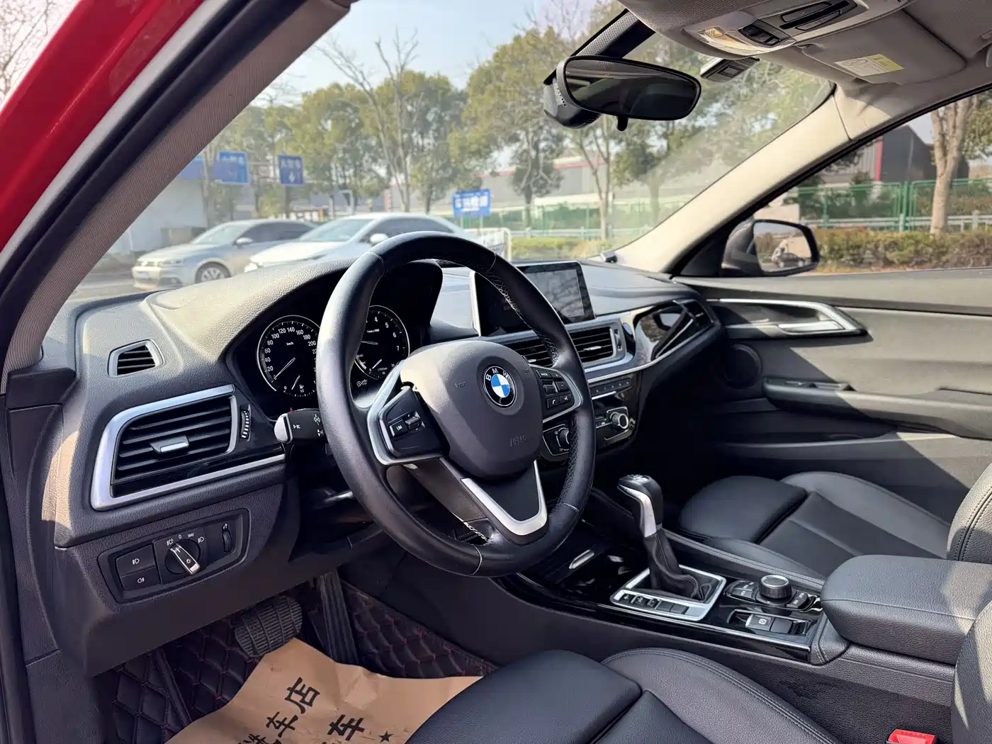 BMW 1 Series 2018 118i Sport Edition фото 7