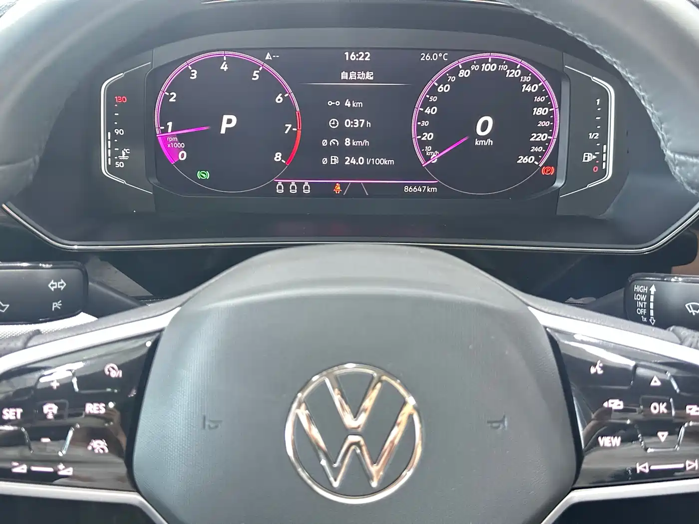 Volkswagen Passat 2022 330TSI Starlight Luxury Edition фото 11