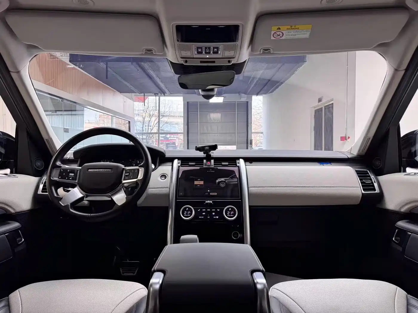 Land Rover Discovery 2021 360PS R-Dynamic S фото 17