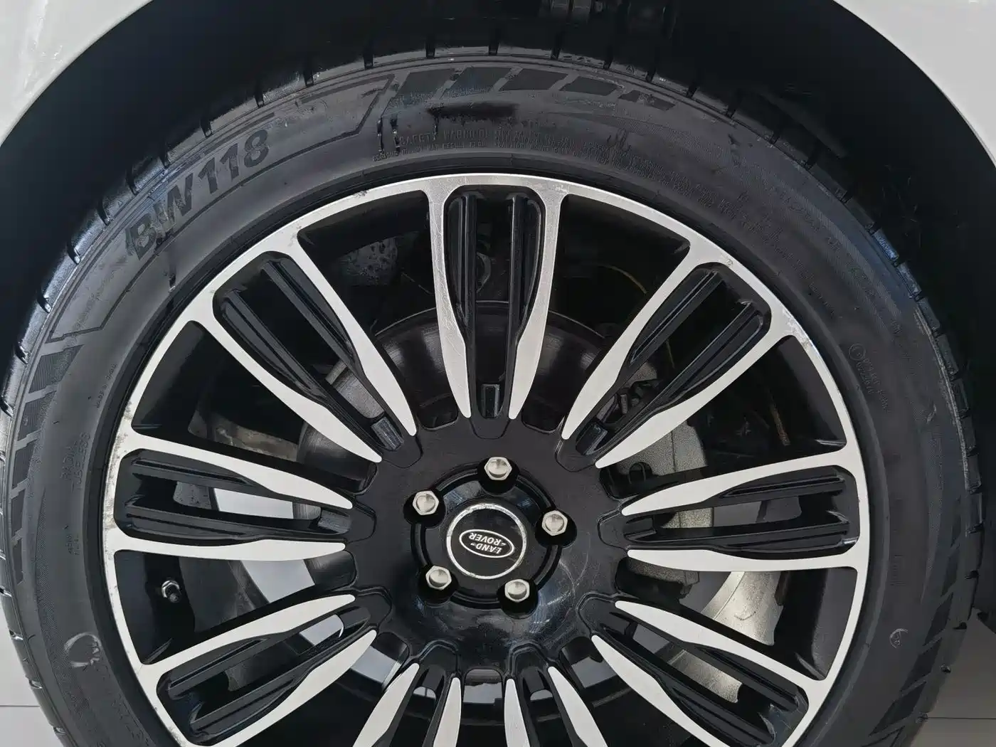 Land Rover Range Rover Velar 2020 P250 фото 16