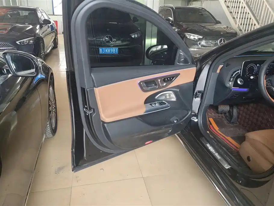 Mercedes-Benz E-Class 2024 Model E 300 L Luxury фото 7