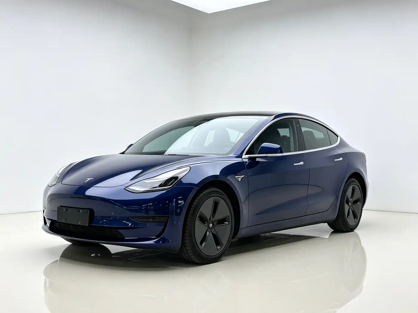 Фото 8 - Tesla Model 3