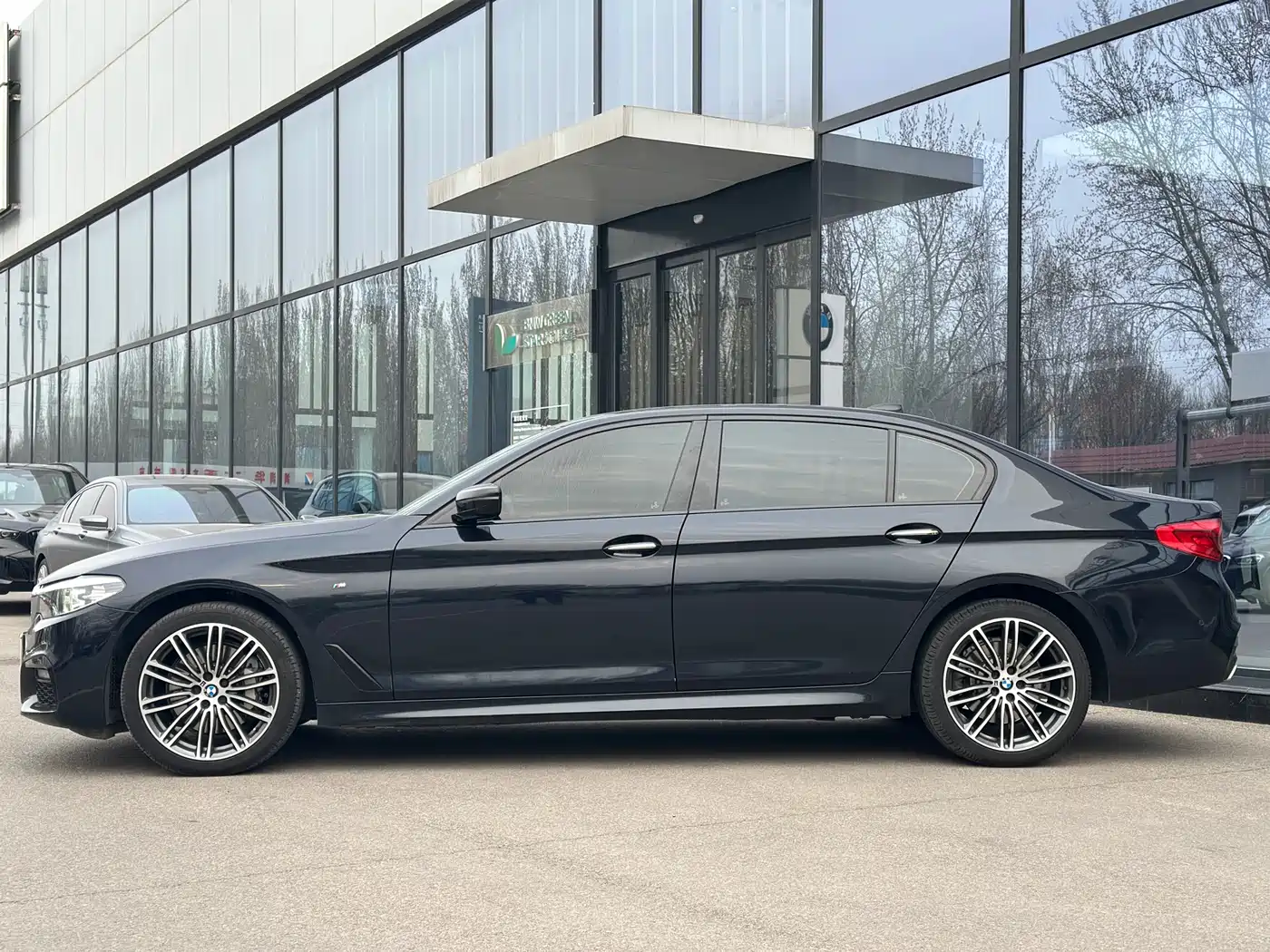 BMW 5 Series 2018 Facelift 530Li Leading M Sport Package фото 2