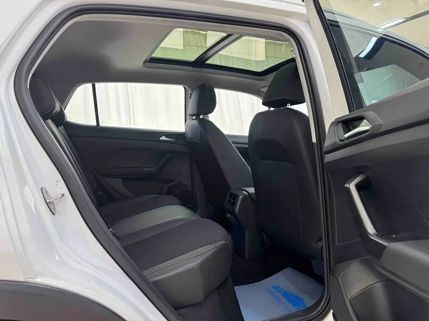 Volkswagen Tanying 2021 280TSI DSG R-Line Intelligent Connect Edition фото 9