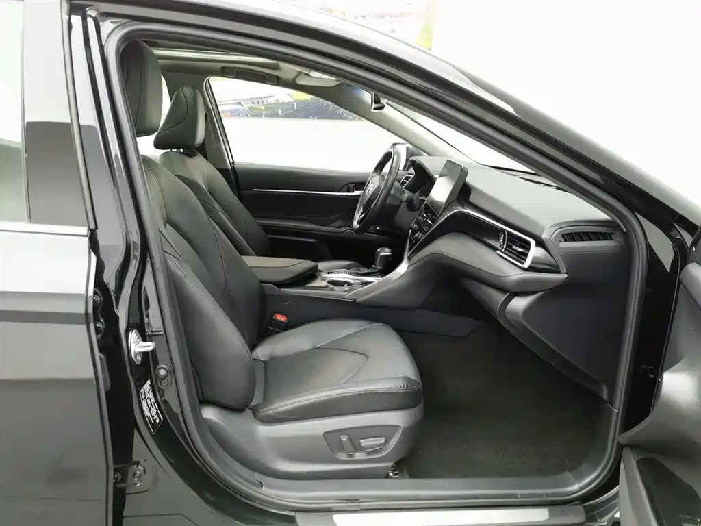 Toyota Camry 2021 2.5G Luxury Edition фото 23