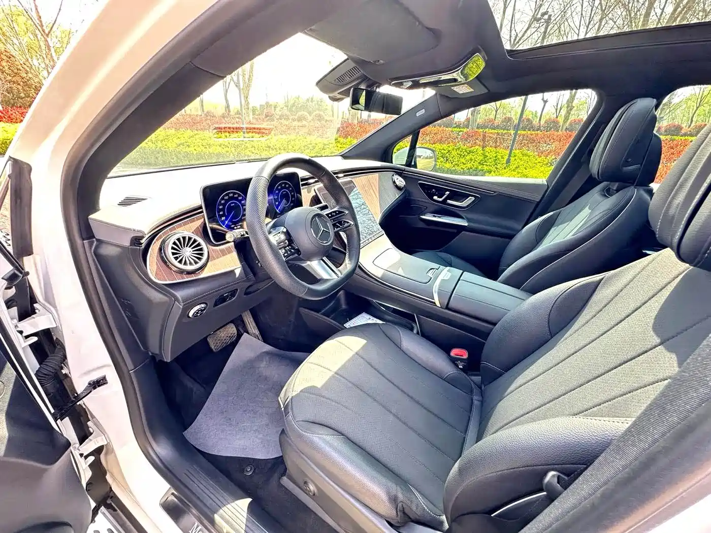 Mercedes-Benz EQE SUV 2024 500 4MATIC Pioneer Edition фото 14