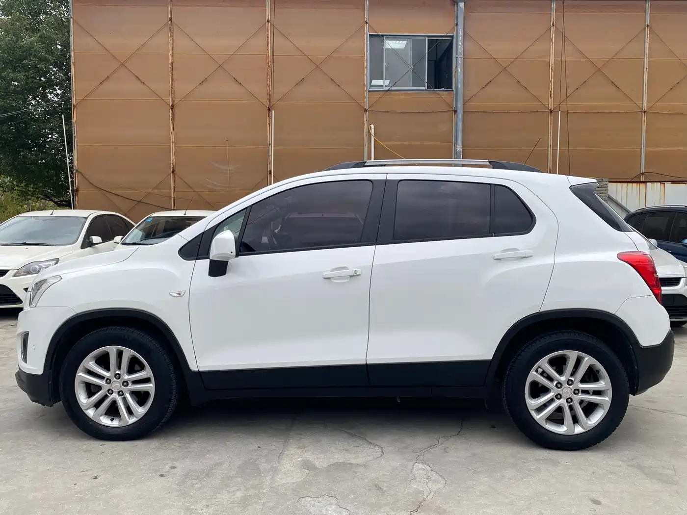 Chevrolet Trax 2016 1.4T Automatic 2WD Comfort Sunroof Edition фото 11