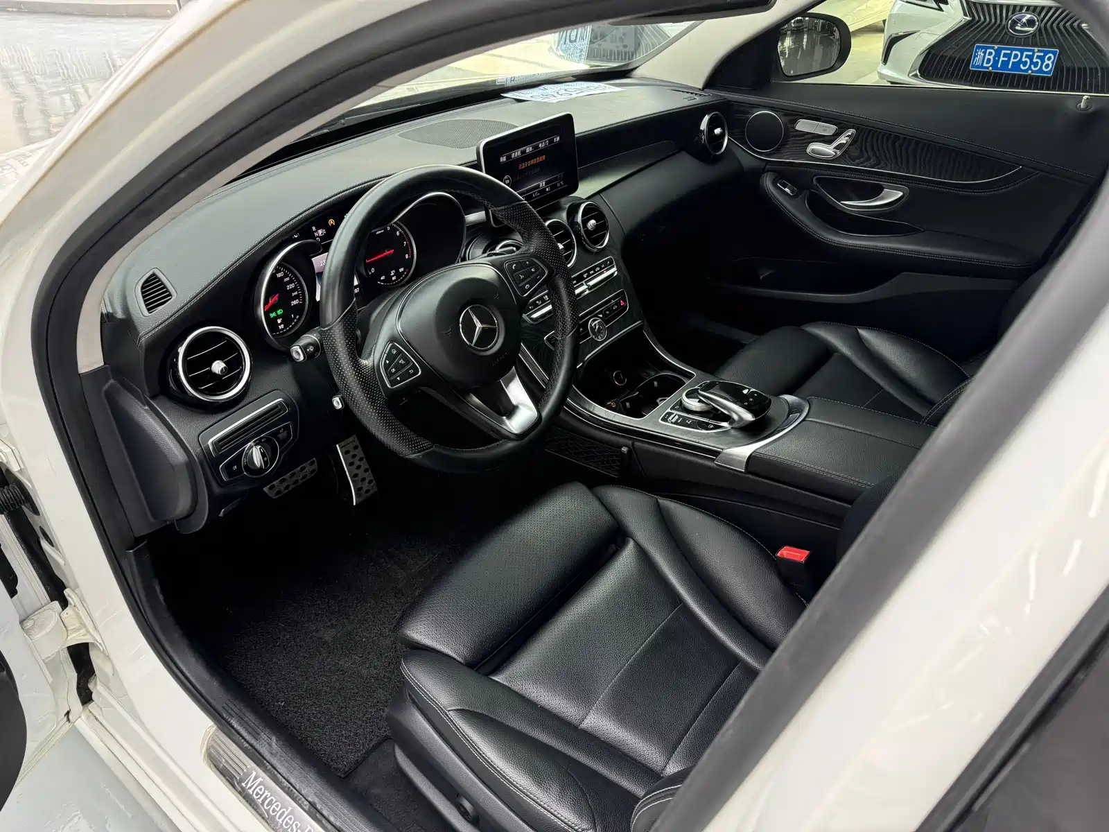 Фото 5 - Mercedes-Benz C-Class