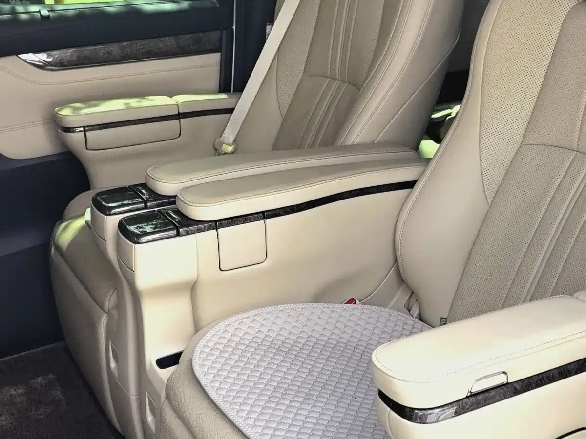 Toyota Alphard 2021 Hybrid 2.5L Premium фото 11