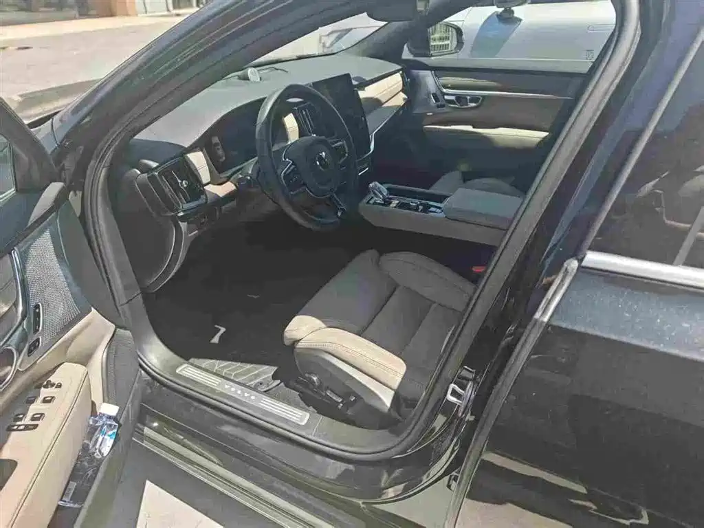 Volvo S90 2025 2026 B5 Zhiya Luxury Edition