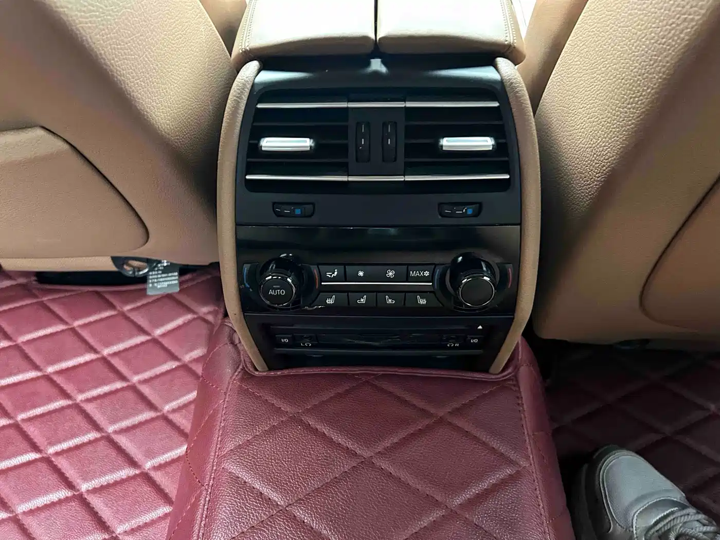 Фото 18 - BMW 7 Series