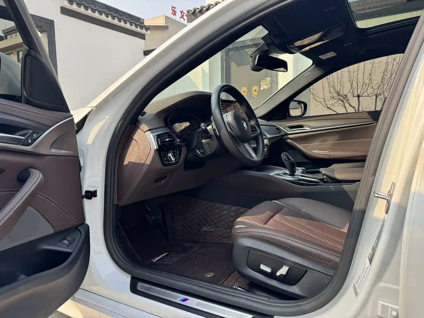 BMW 5 Series 2022 530Li Leading M Sport Package фото 6