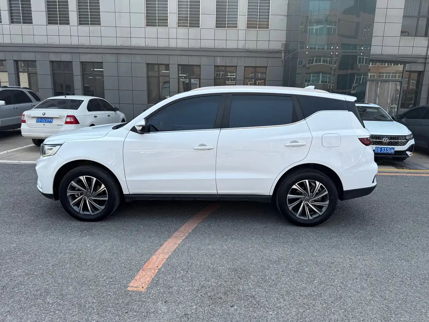 GEELY AUTOMOBILE VISION X6