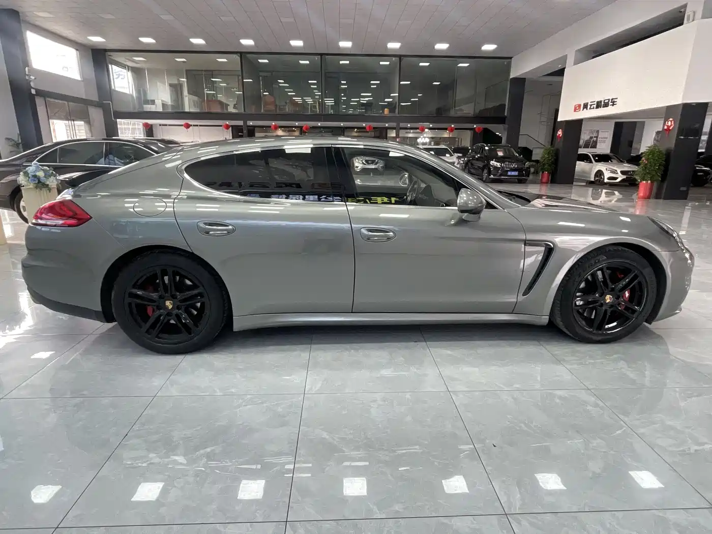 Porsche Panamera 2014 Panamera 4 3.0T фото 26
