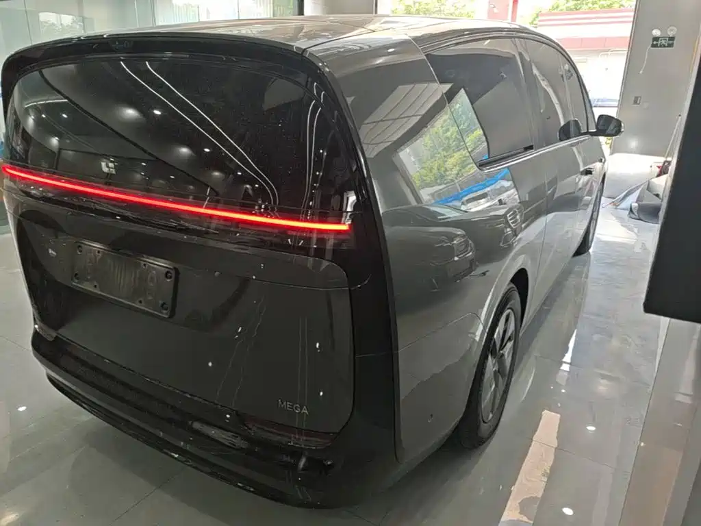 Li Auto MEGA 2025 2025 Model Home Family Special Edition