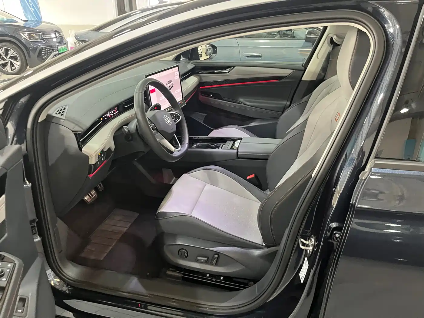 VOLKSWAGEN ID.7 VIZZION