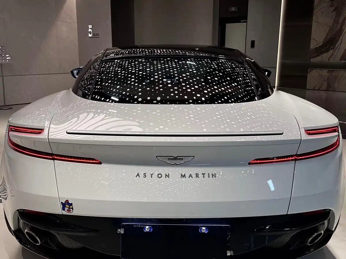 Aston Martin DB11 2022 4.0T V8 Coupe фото 5
