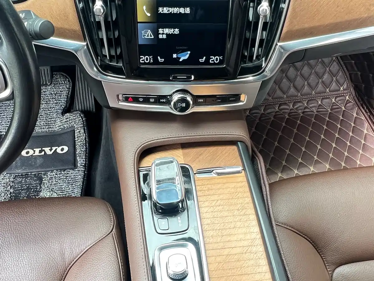 Фото 20 - Volvo S90