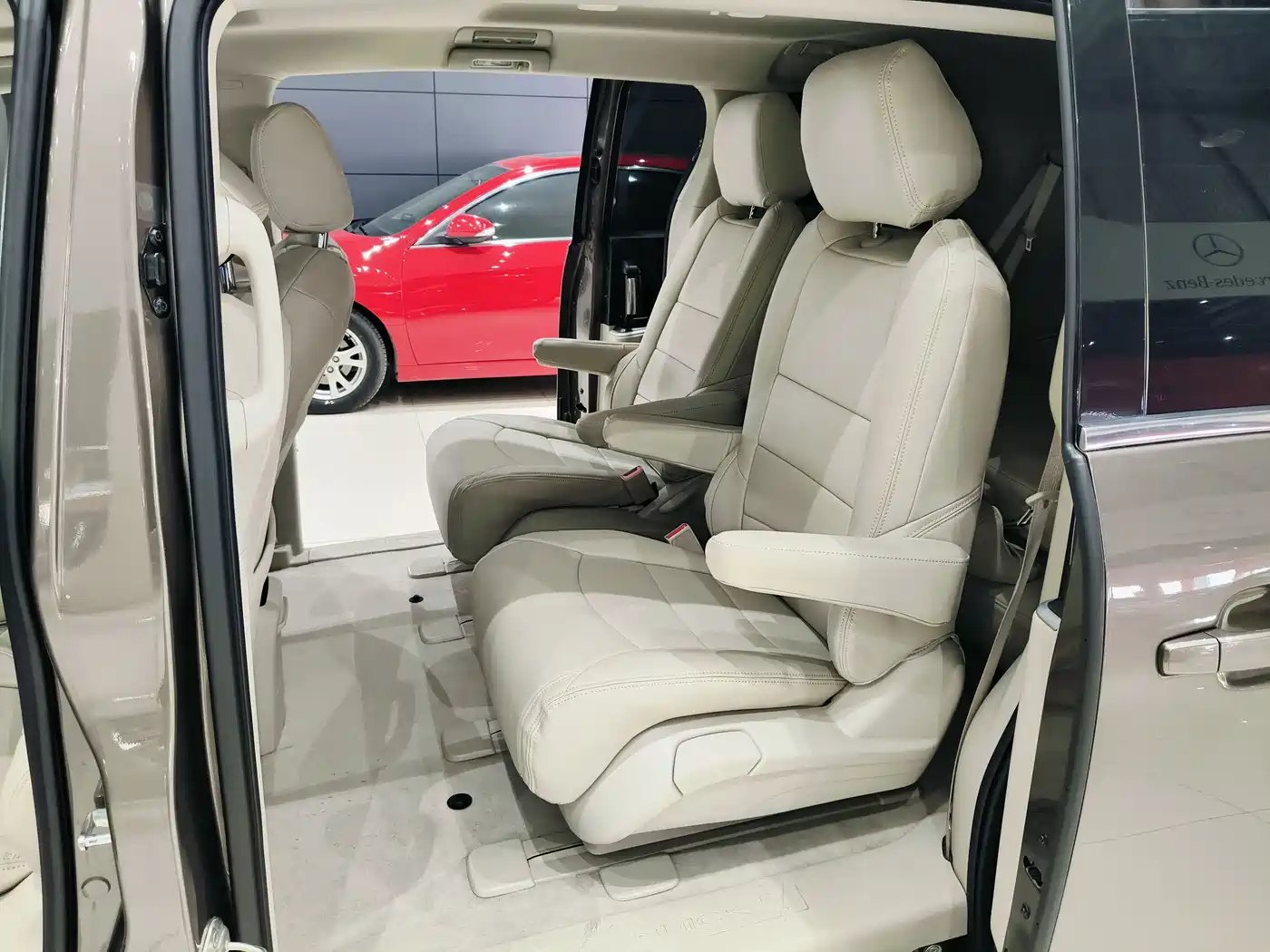 Buick GL8 2022 Land Business Class 652T Comfort фото 16