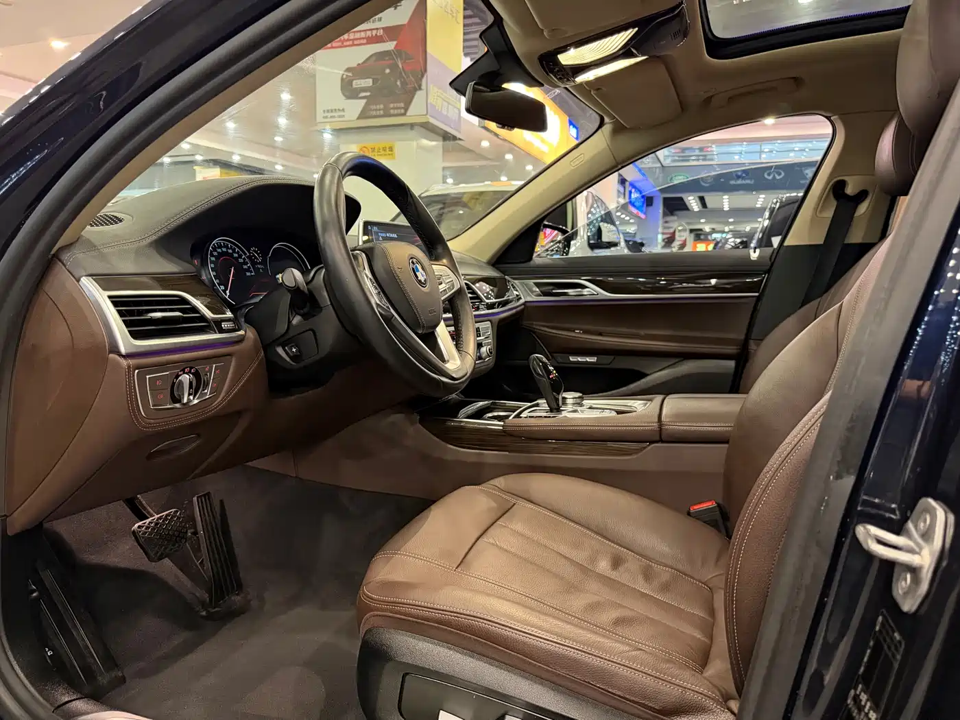 BMW 7 Series 2017 730Li Leading Edition фото 3