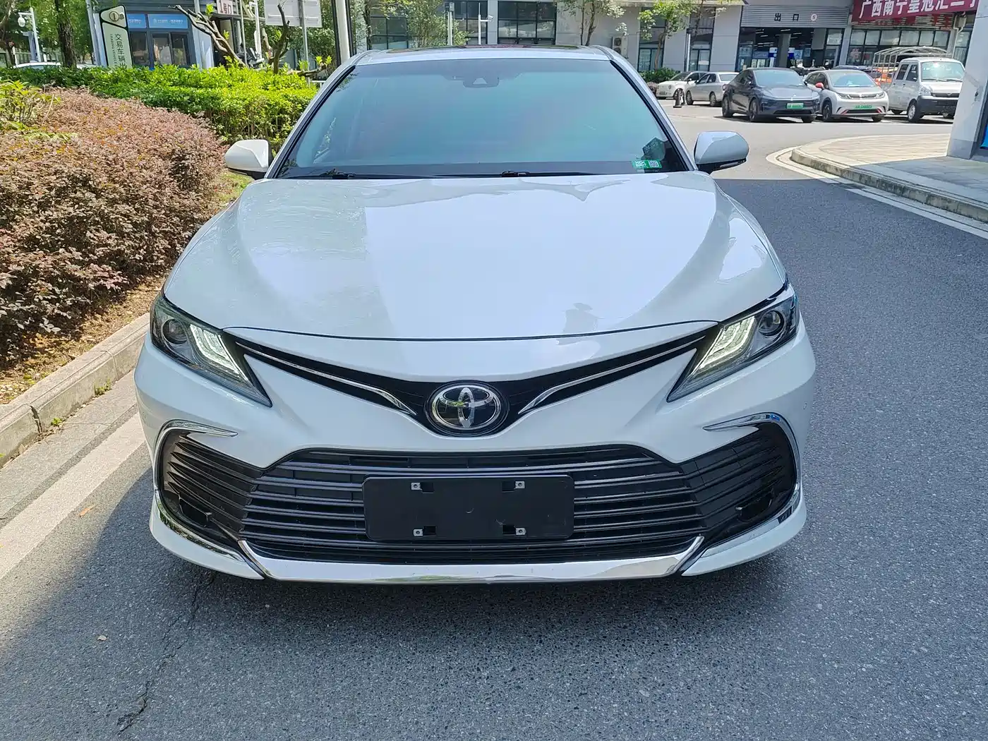 Toyota Camry 2021 2.0G Luxury Edition фото 2