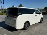 Фото 4 - Toyota Vellfire