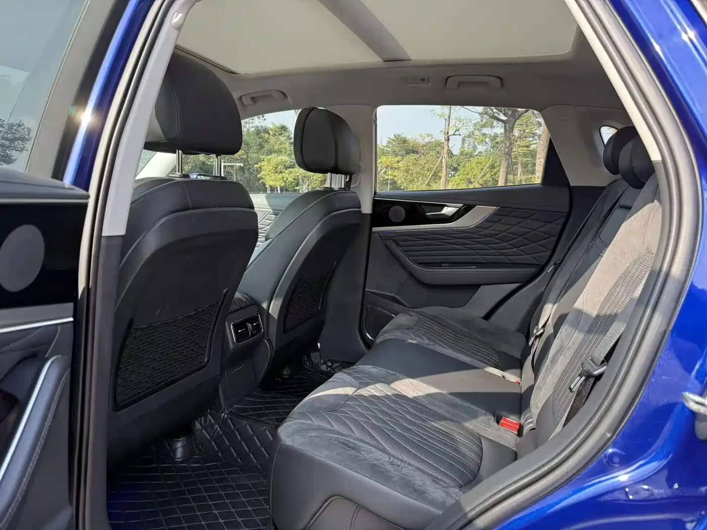 Hongqi HS5 2022 2.0T Smart Connect Premium Edition фото 5