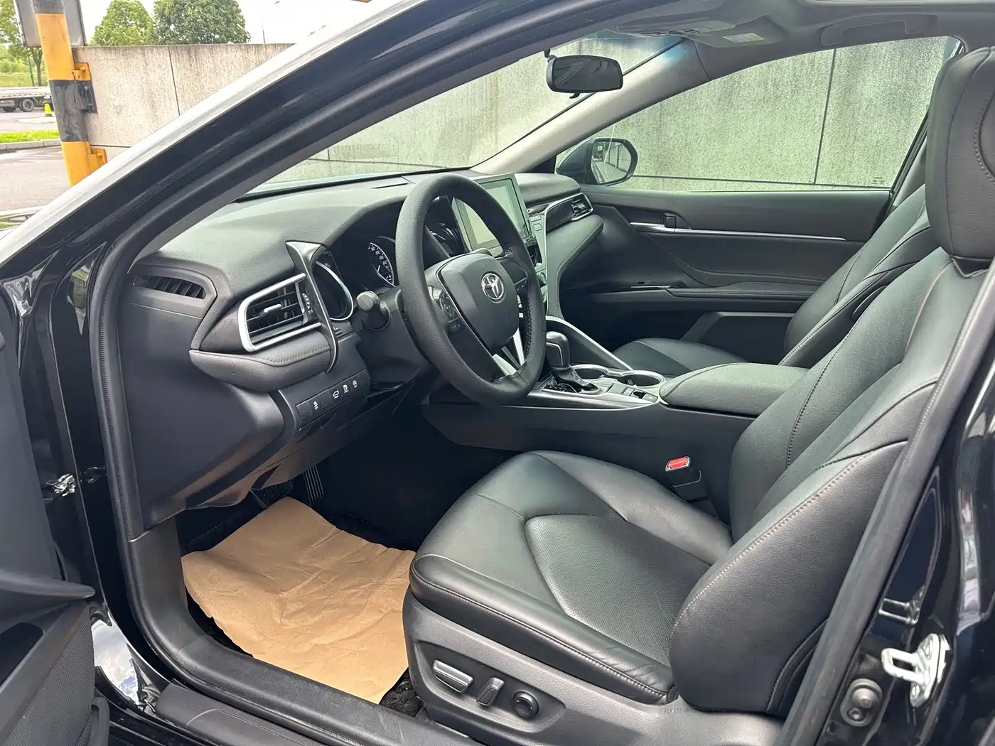 Photo 4 - Toyota Camry
