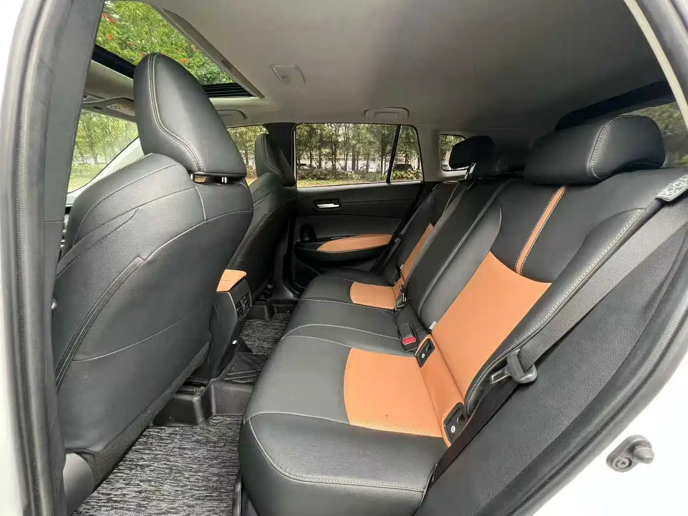 Toyota Frontlander 2023 2.0L CVT Sport Edition фото 6