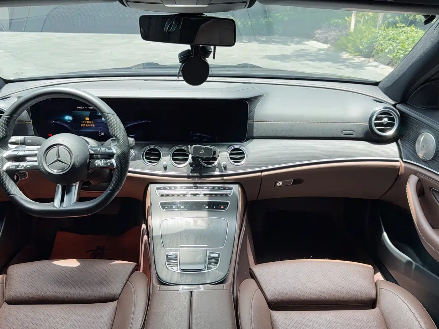 Mercedes-Benz E-Class 2022 Second Facelift E 300 L Luxury фото 8