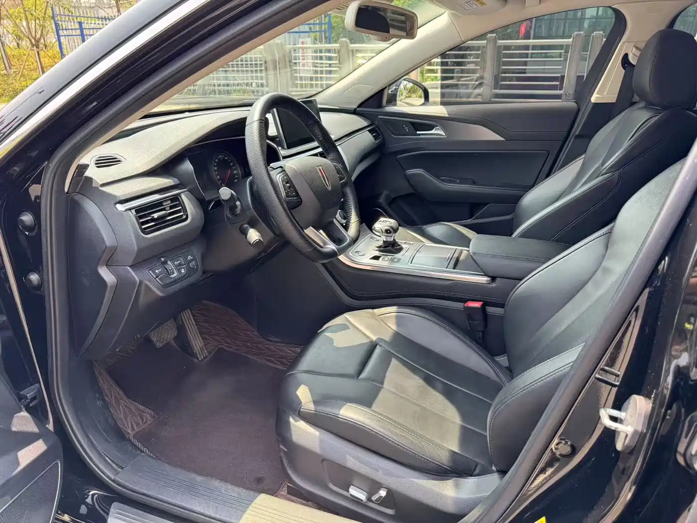 Hongqi H5 2022 Classic 1.8T Auto Smart Connect Flagship Comfort Edition фото 8