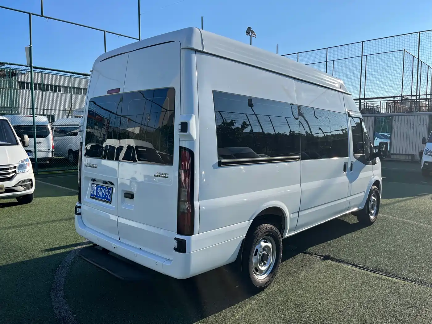Jiangling JMC Fushun 2026 2025 Model 2.0T 6MT Diesel Medium Wheelbase Medium-High Roof Commercial MPV 5/6 Seats