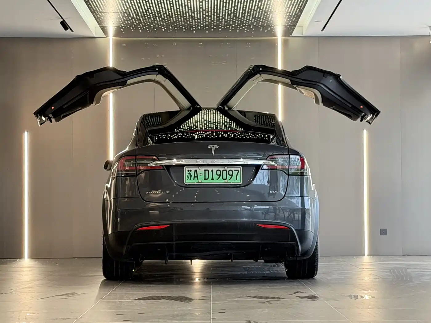 TESLA MODEL X