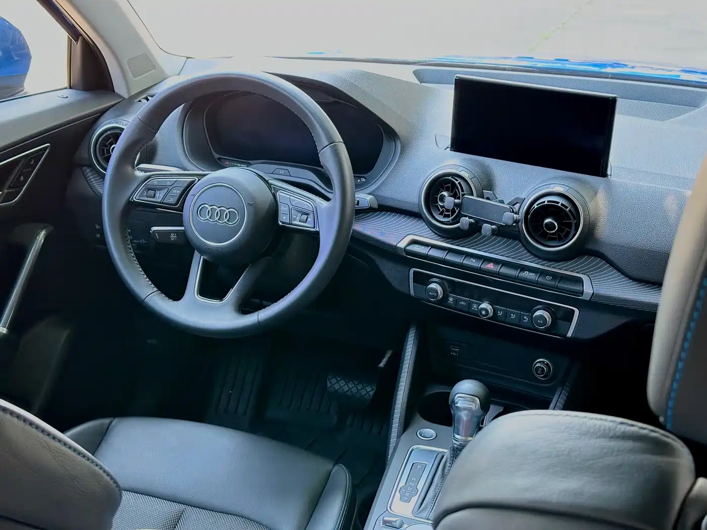 Audi Q2L e-tron 2019 Q2L e-tron Pure Electric Smart Cool Edition фото 10