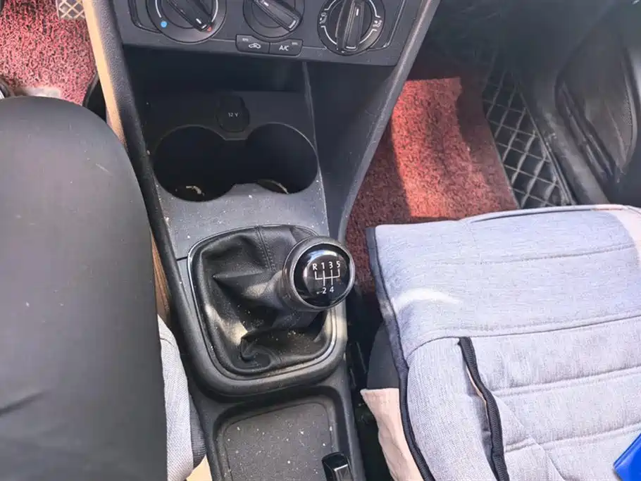 Volkswagen Polo 2016 1.4L Manual Trend фото 16