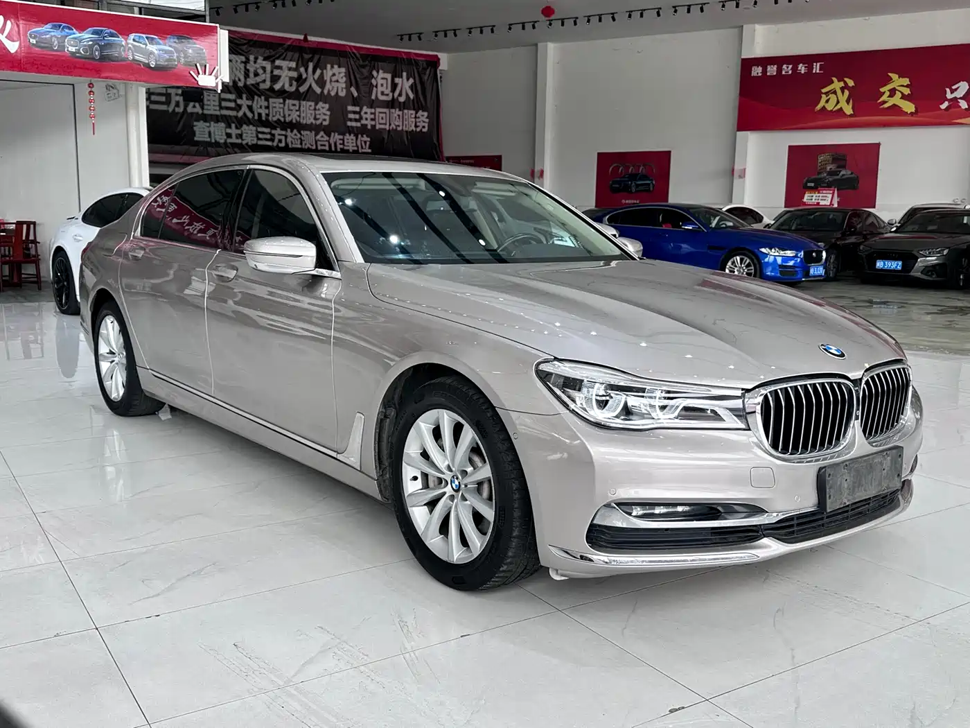 BMW 7 Series 2017 730Li Luxury Edition фото 3