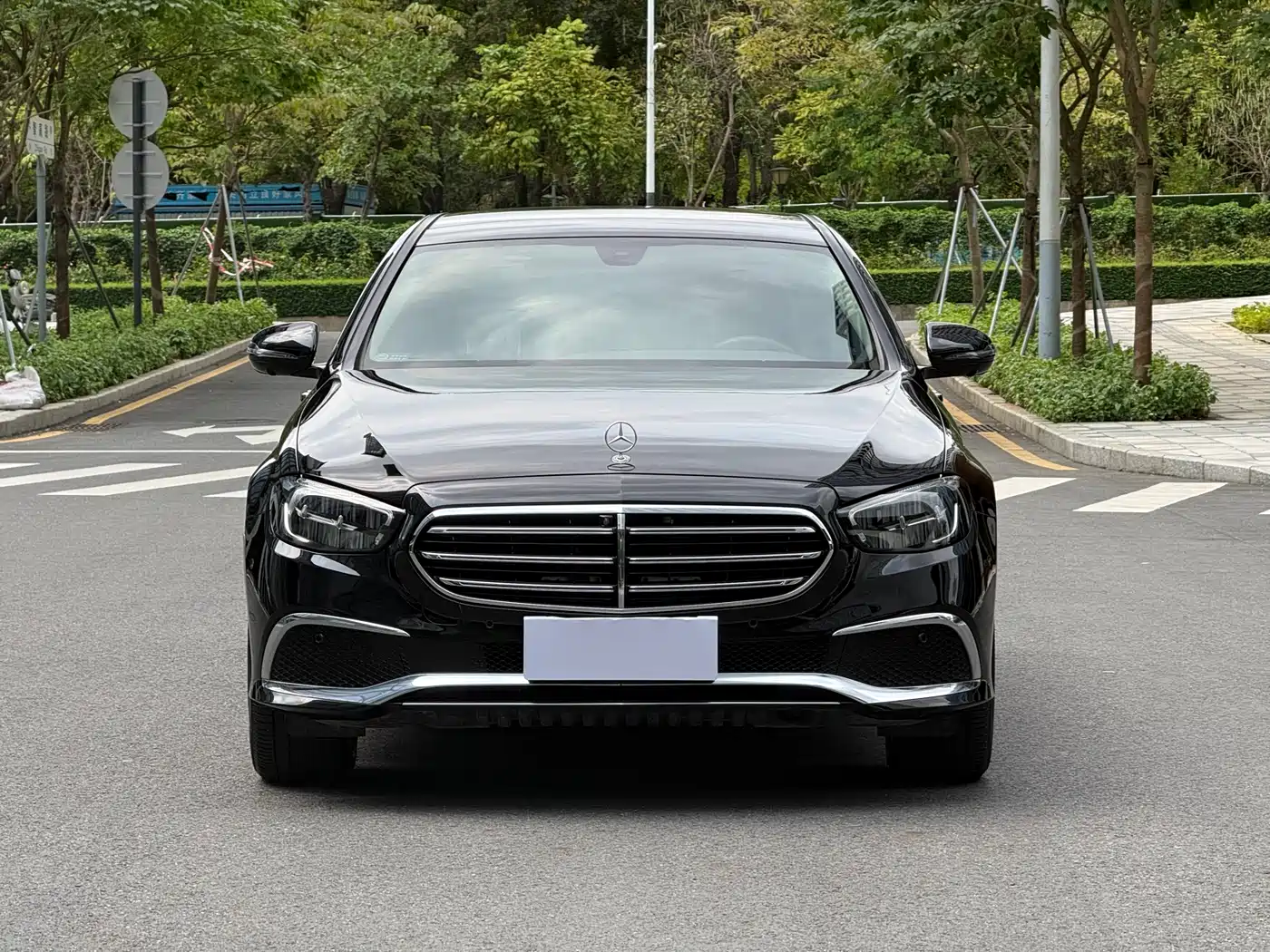 Mercedes-Benz E-Class 2022 Second Facelift E 300 L Luxury фото 2