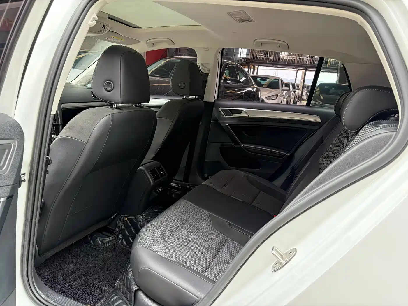 Volkswagen Golf 2019 280TSI DSG Comfort China VI фото 6