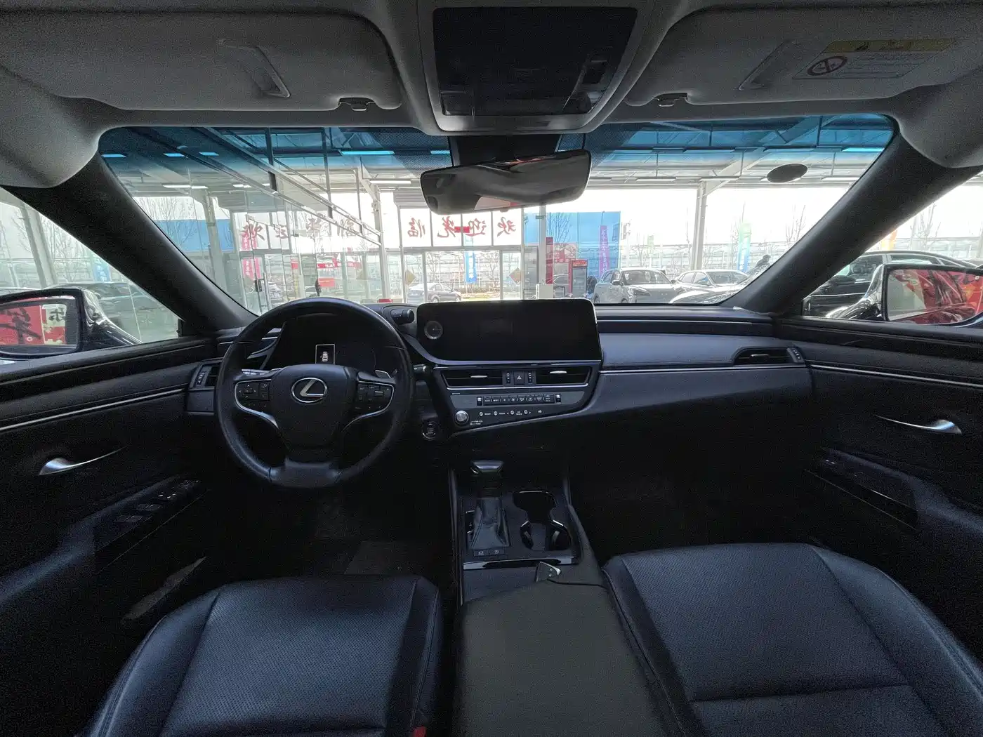 Lexus ES 2023 200 Excellence Edition фото 20