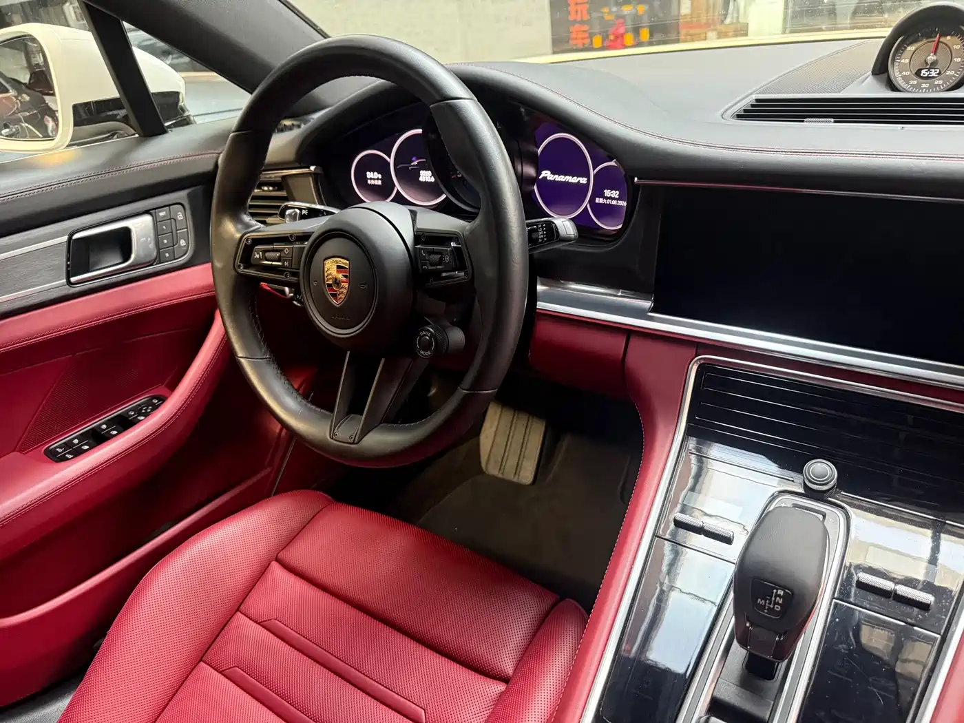Фото 23 - Porsche Panamera