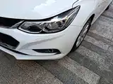 Фото 24 - Chevrolet Cruze