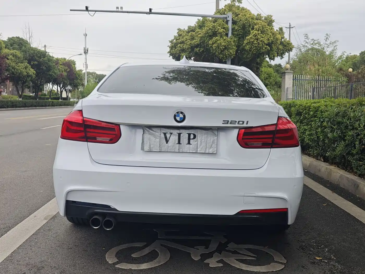 BMW 3 Series 2017 320i M Sport фото 13
